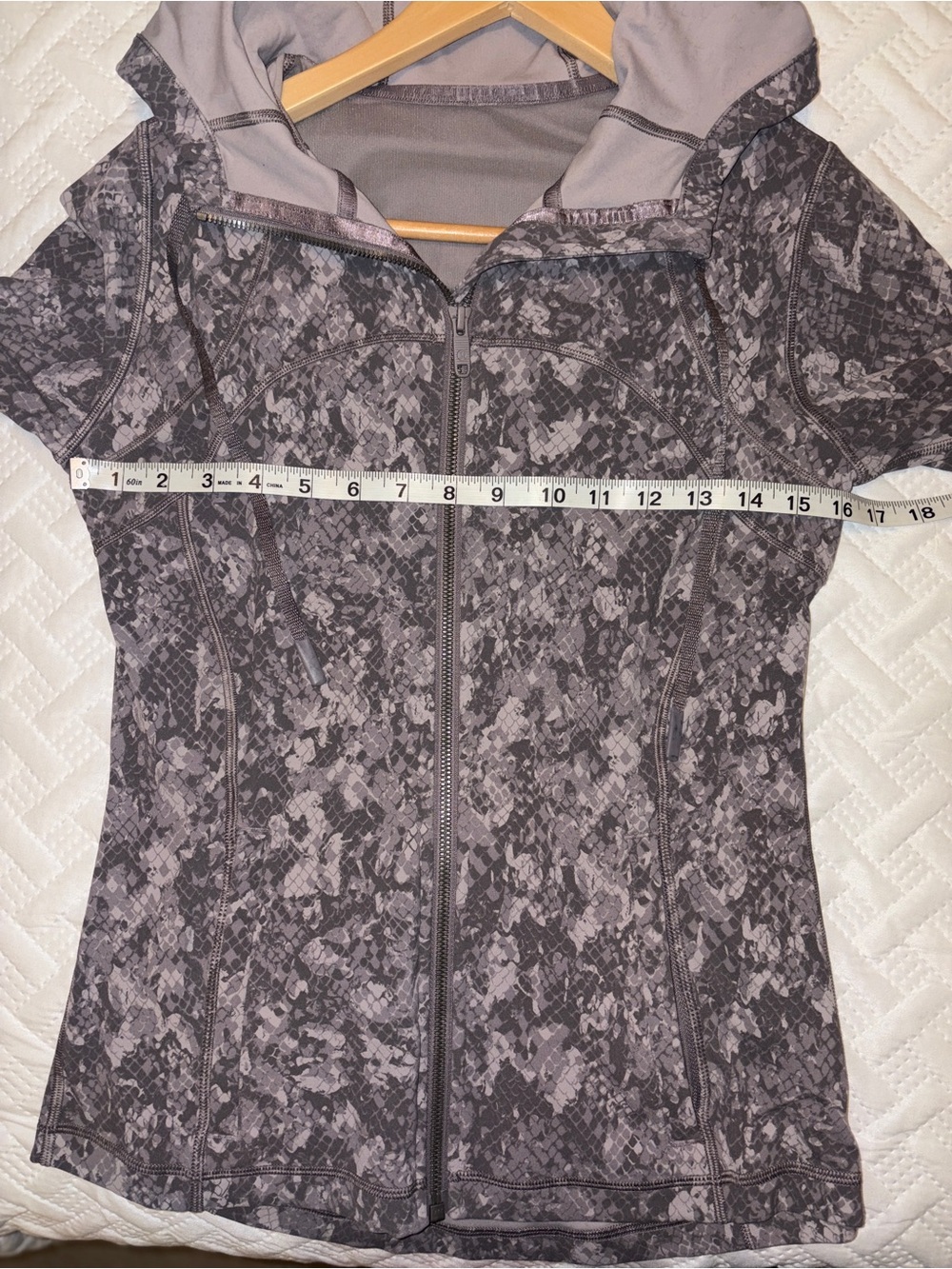 Lululemon | Mauve Camo Print Zip-Up Hooded Define Athletic Jacket (Like New) - Picture 7 of 7